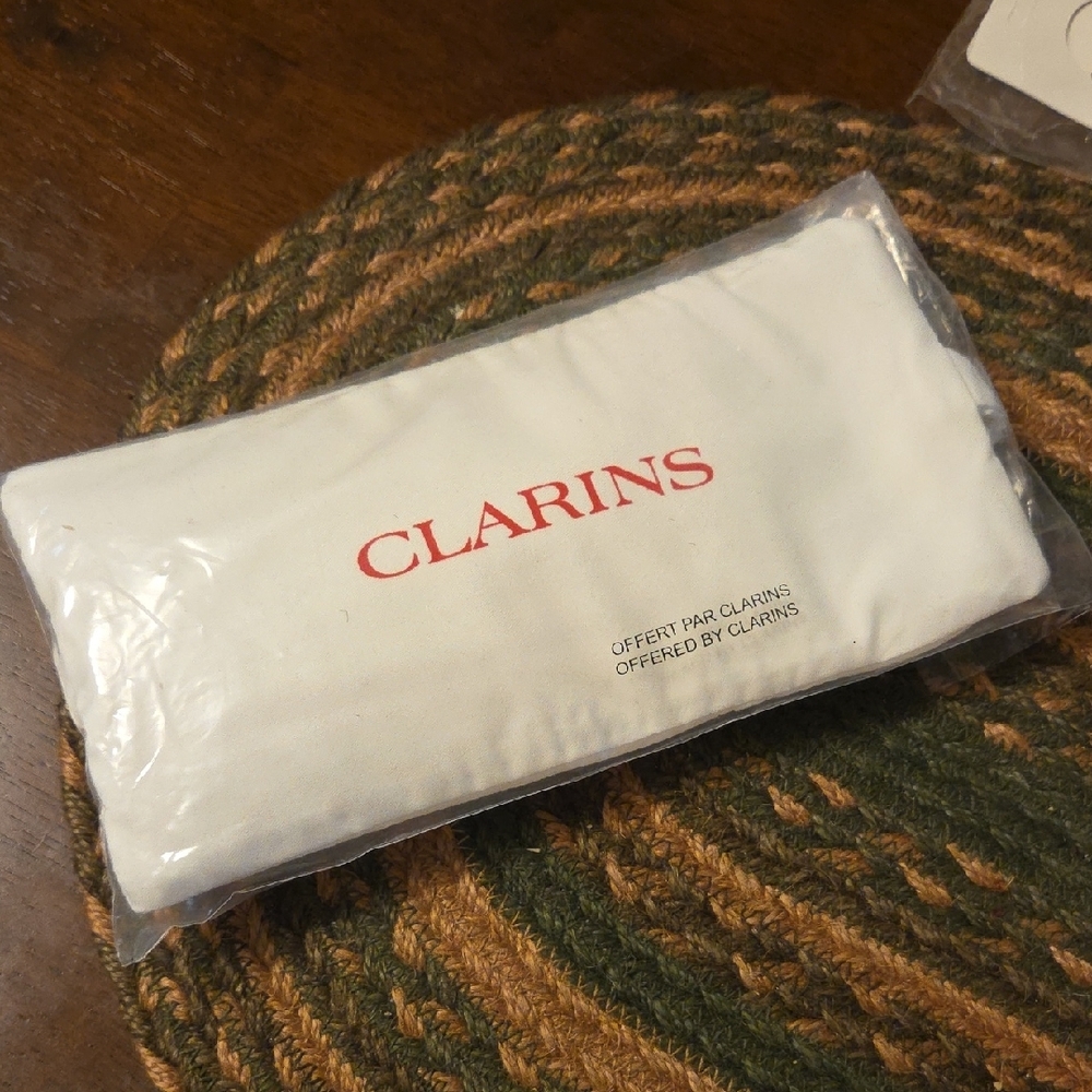 Clarins White Face Mask Hot & Cold Microbeads Spa Cushion Eye Mask NIP